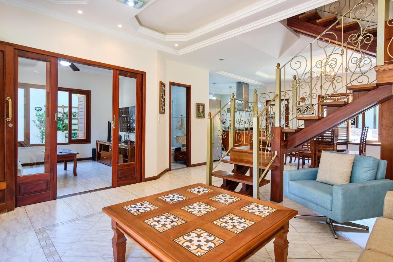 הוילה פאראטי Casa Petunia Com Ar E Piscina Perto Do Centro מראה חיצוני תמונה